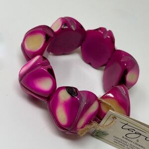 Tagua by Soraya Cedeno Womens Tabitha Chunky Statement Bracelet Fuchsia Pink